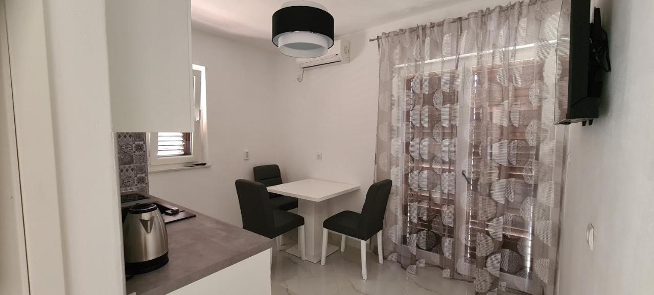 Apartments Orlic Сали Екстериор снимка