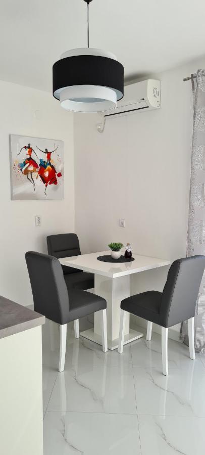 Apartments Orlic Сали Екстериор снимка